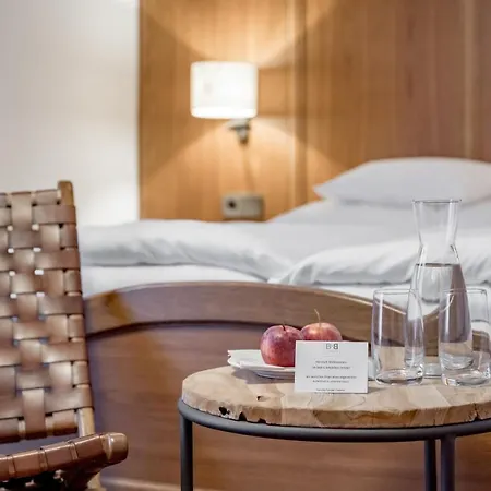 Fender Nocleg ze śniadaniem 3*