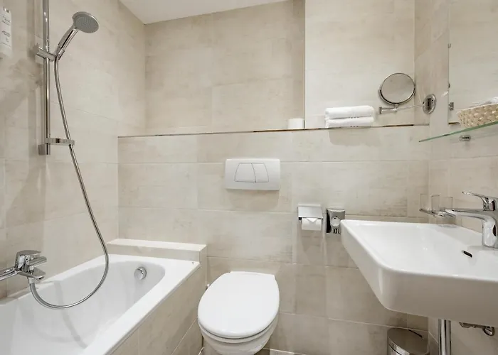 לינה וארוחת בוקר Fender 3*